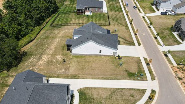 7708 Woodford Dr, Fairview, TN 37062