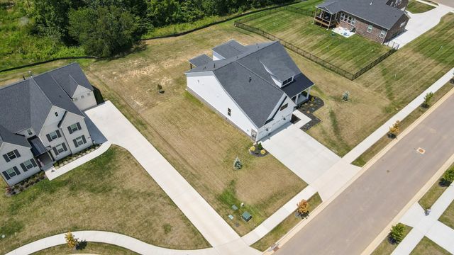 7708 Woodford Dr, Fairview, TN 37062