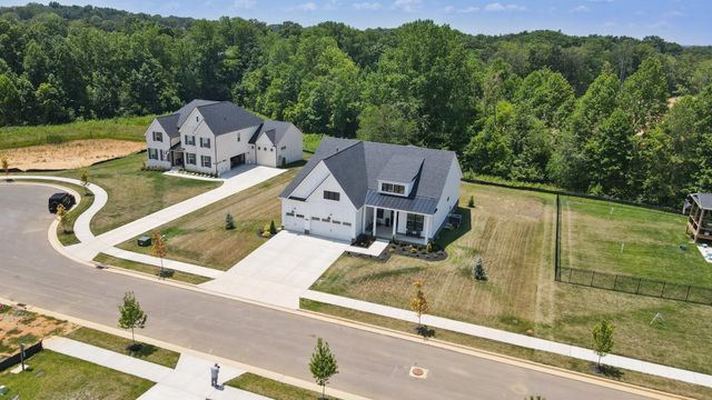 7708 Woodford Dr, Fairview, TN 37062