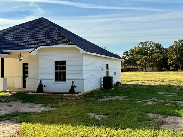 127 County Road 1725, Mt Pleasant, TX 75455