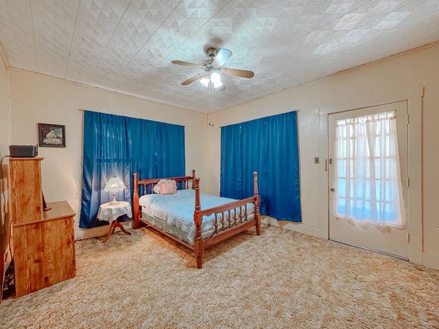 512 SW 2nd Street, Kerens, TX 75144