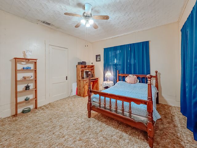 512 SW 2nd Street, Kerens, TX 75144