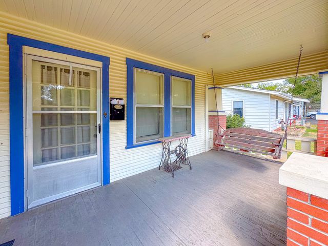 512 SW 2nd Street, Kerens, TX 75144