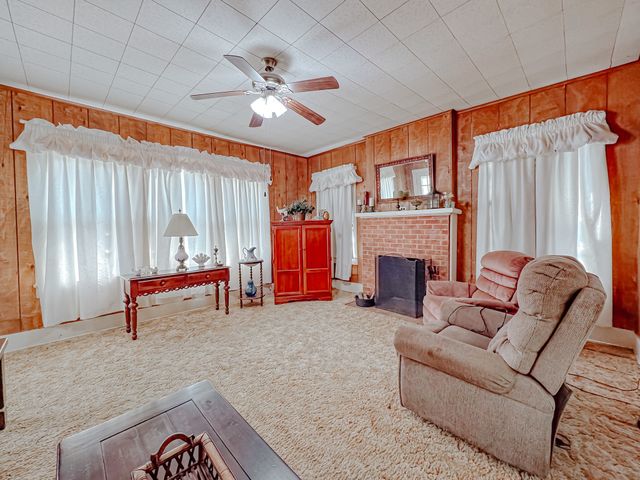 512 SW 2nd Street, Kerens, TX 75144