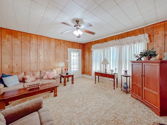 512 SW 2nd Street, Kerens, TX 75144