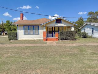 512 SW 2nd Street, Kerens, TX 75144