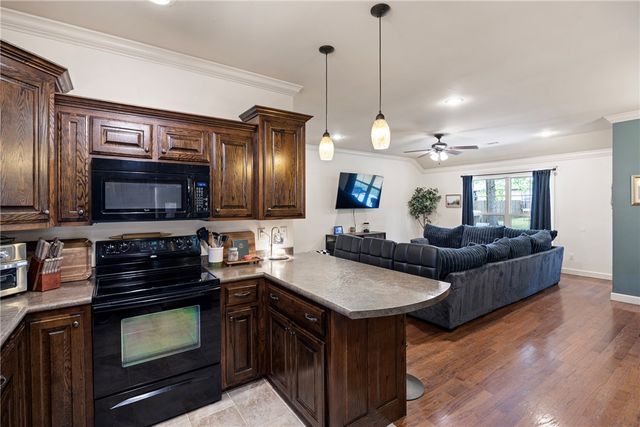 345 Sagewood Lane, Russellville, AR 72802