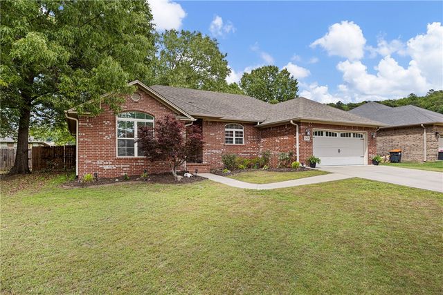 345 Sagewood Lane, Russellville, AR 72802