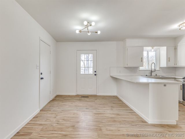 401 S Hickory Avenue, Broken Arrow, OK 74012