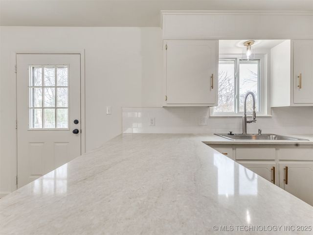 401 S Hickory Avenue, Broken Arrow, OK 74012