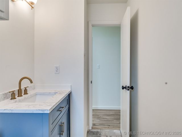 401 S Hickory Avenue, Broken Arrow, OK 74012