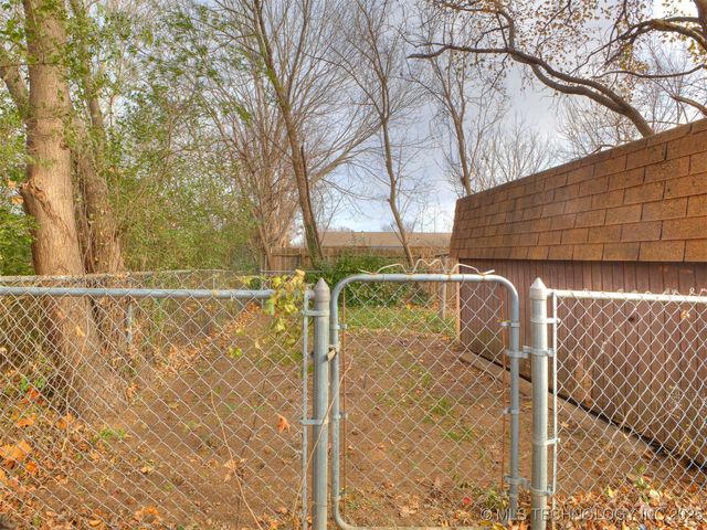 401 S Hickory Avenue, Broken Arrow, OK 74012