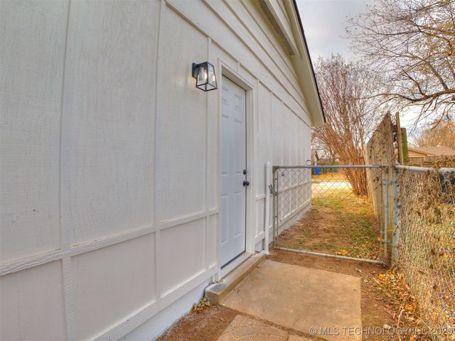 401 S Hickory Avenue, Broken Arrow, OK 74012