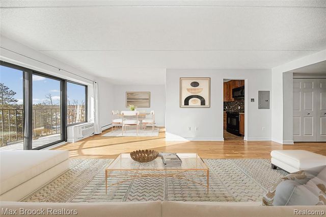 35300 Woodward Avenue 406, Birmingham, MI 48009