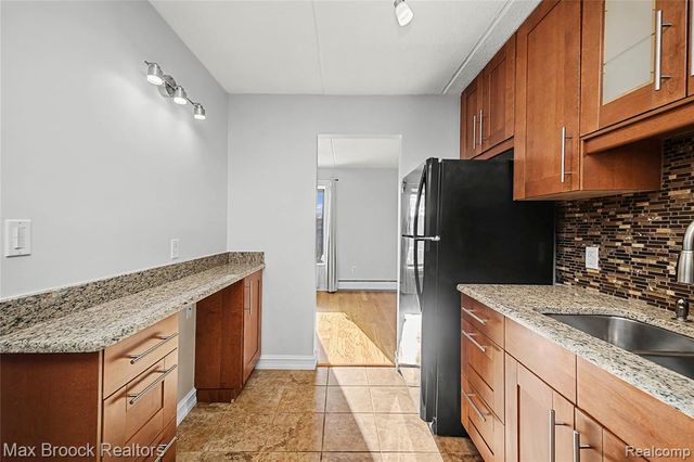 35300 Woodward Avenue 406, Birmingham, MI 48009