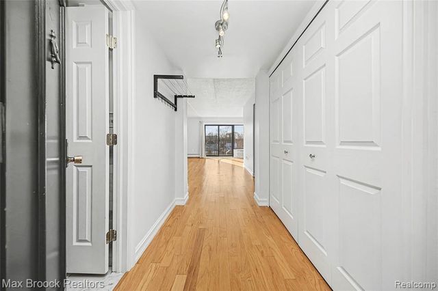 35300 Woodward Avenue 406, Birmingham, MI 48009