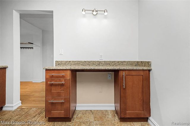 35300 Woodward Avenue 406, Birmingham, MI 48009