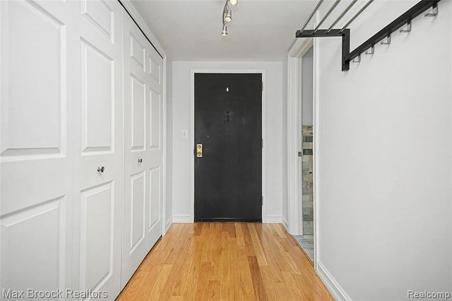 35300 Woodward Avenue 406, Birmingham, MI 48009