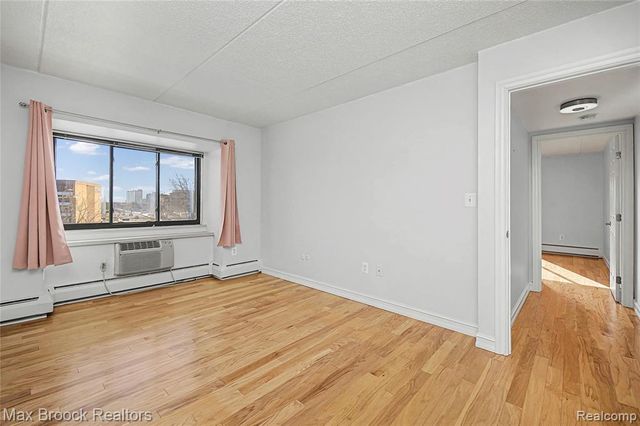 35300 Woodward Avenue 406, Birmingham, MI 48009