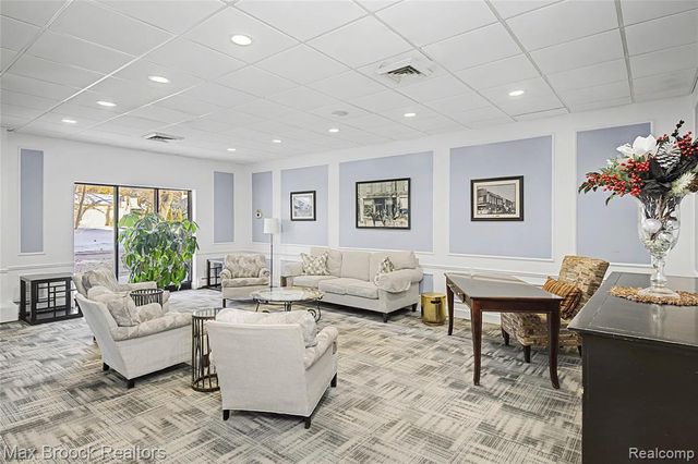 35300 Woodward Avenue 406, Birmingham, MI 48009