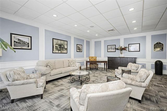 35300 Woodward Avenue 406, Birmingham, MI 48009