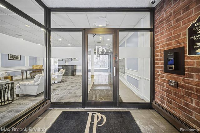 35300 Woodward Avenue 406, Birmingham, MI 48009