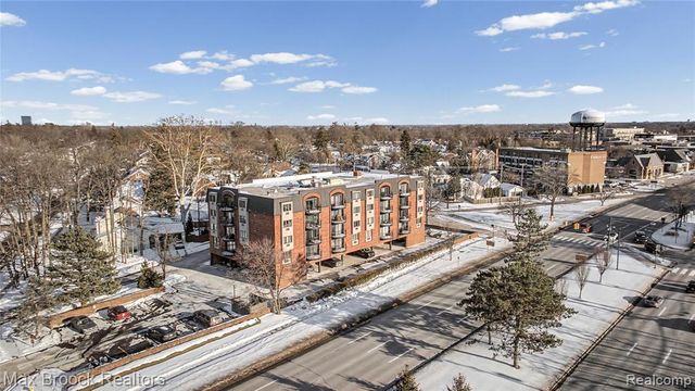 35300 Woodward Avenue 406, Birmingham, MI 48009