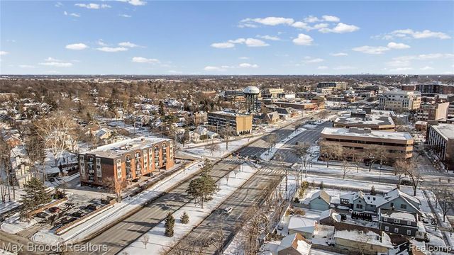 35300 Woodward Avenue 406, Birmingham, MI 48009