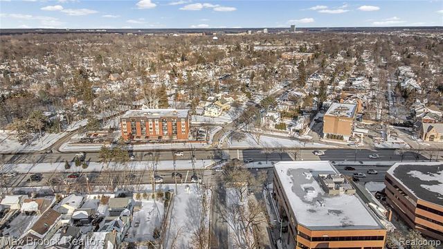 35300 Woodward Avenue 406, Birmingham, MI 48009