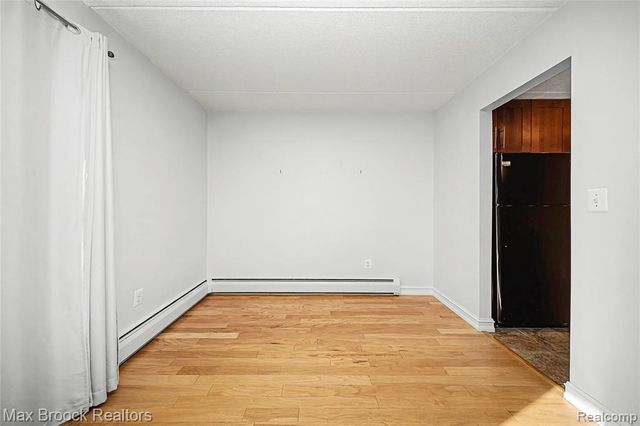 35300 Woodward Avenue 406, Birmingham, MI 48009