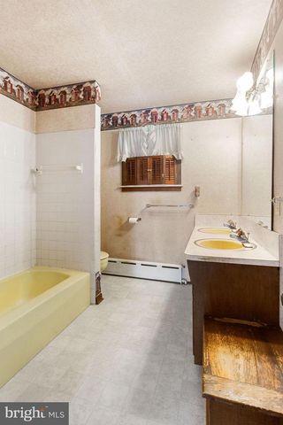 31 4TH ST, Hanover, PA 17331