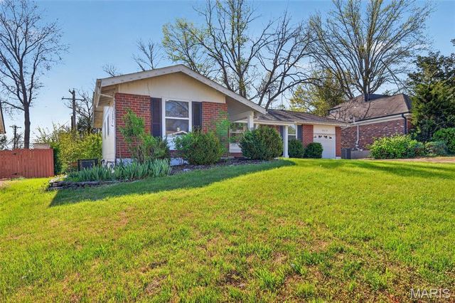 10618 Woodwind Drive, St Louis, MO 63136