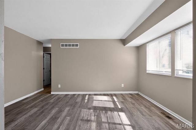 10618 Woodwind Drive, St Louis, MO 63136