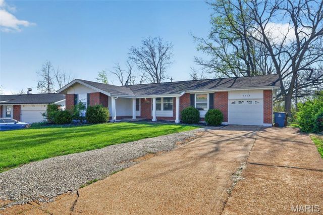 10618 Woodwind Drive, St Louis, MO 63136