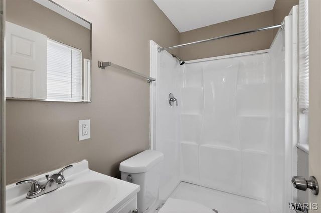 10618 Woodwind Drive, St Louis, MO 63136