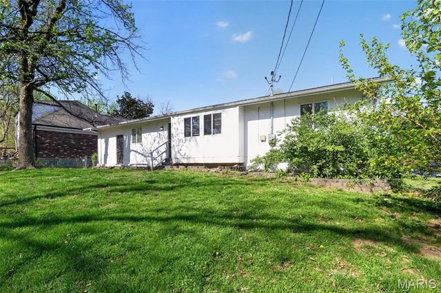 10618 Woodwind Drive, St Louis, MO 63136