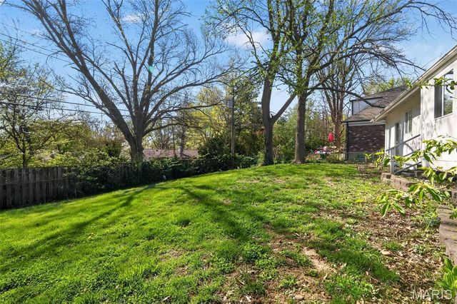 10618 Woodwind Drive, St Louis, MO 63136