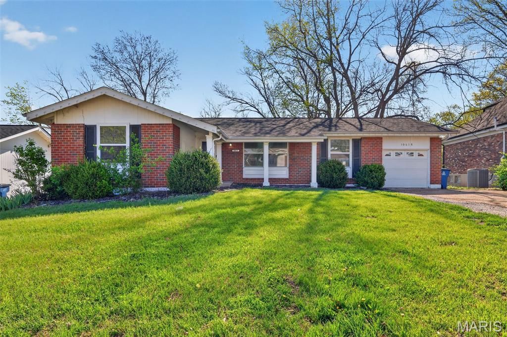 10618 Woodwind Drive, St Louis, MO 63136