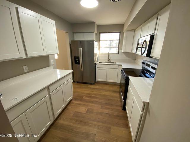 11205 ANDREA Drive, Jacksonville, FL 32218