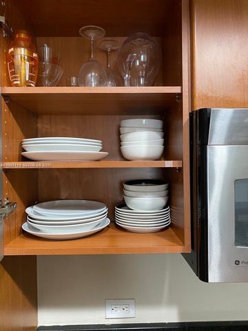 2775 NE 187th St 330, Aventura, FL 33180