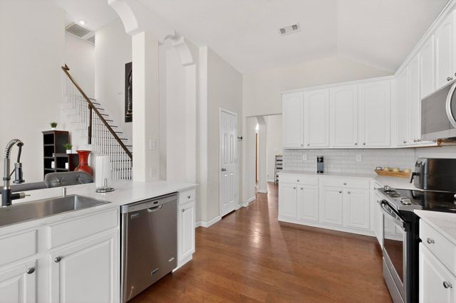 1200 Ashford Drive, Desoto, TX 75115