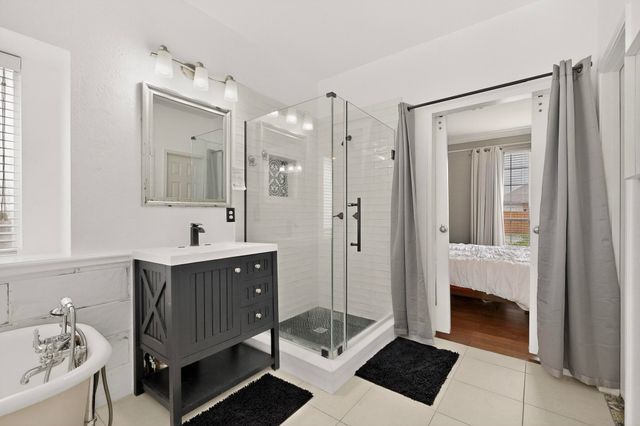 1200 Ashford Drive, Desoto, TX 75115