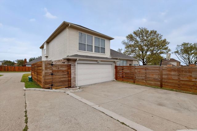 1200 Ashford Drive, Desoto, TX 75115