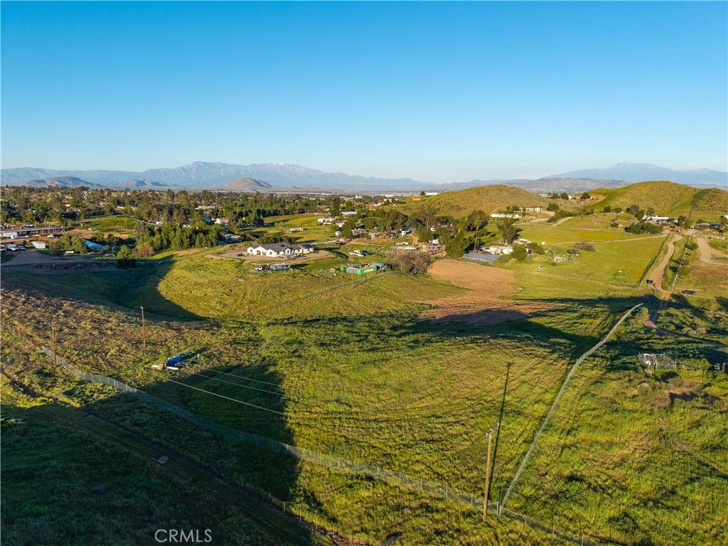 Image 9 of property listing at 25361 Phillips Street, Perris, CA 92570