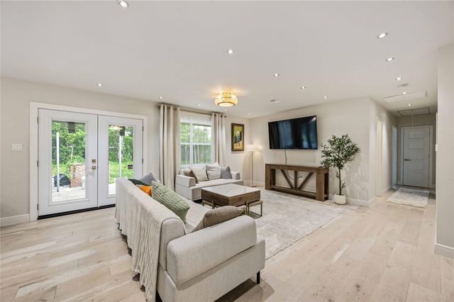 7302 Sandra Street, Houston, TX 77028