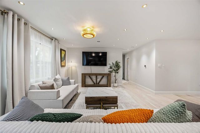 7302 Sandra Street, Houston, TX 77028