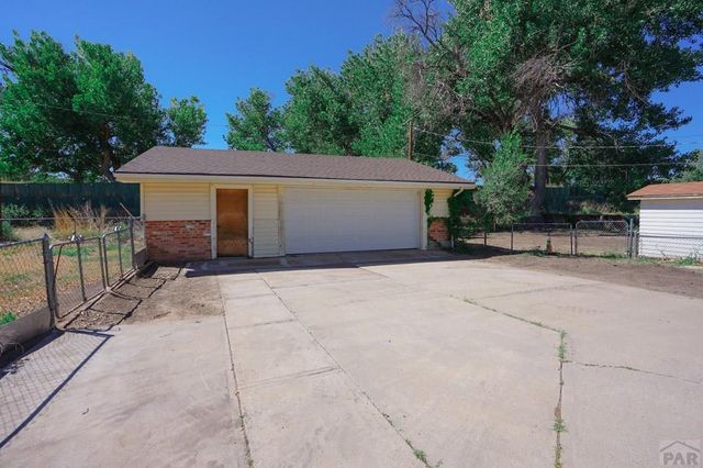 1021 7th St, Walsenburg, CO 81089
