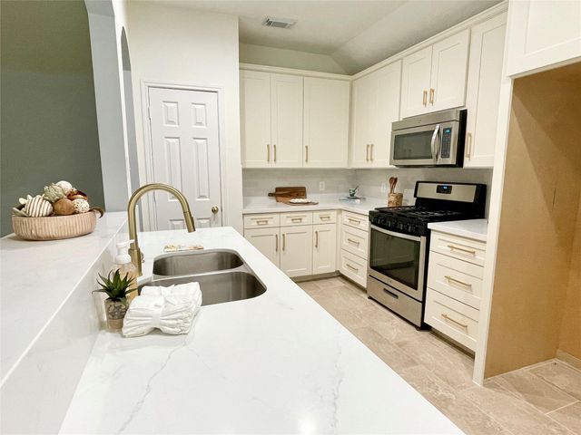 20503 Spring Aspen Lane, Spring, TX 77388