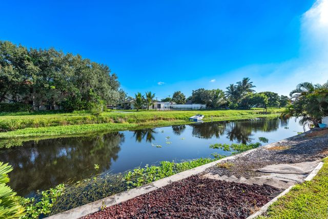 1315 SW 25TH Avenue, Boynton Beach, FL 33426