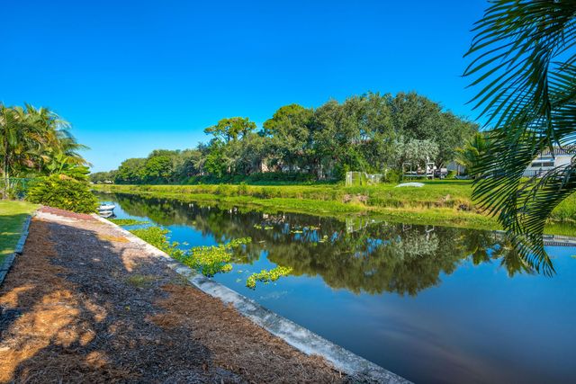 1315 SW 25TH Avenue, Boynton Beach, FL 33426